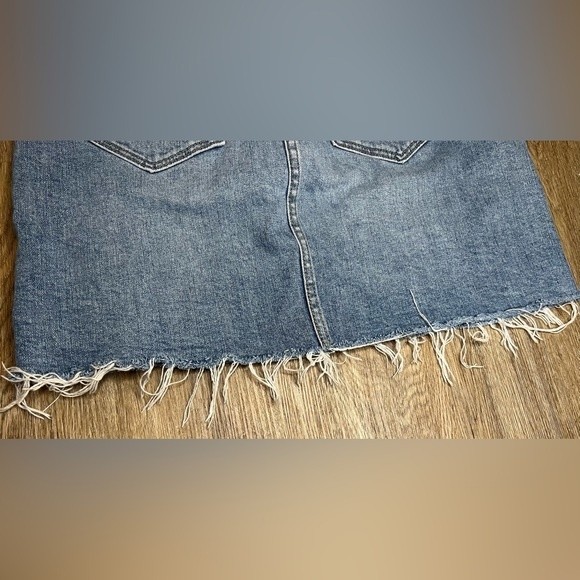 Old Navy Light Blue Distressed Denim Skirt Distressed Jean Skirt Size 10 - Picture 2 of 10